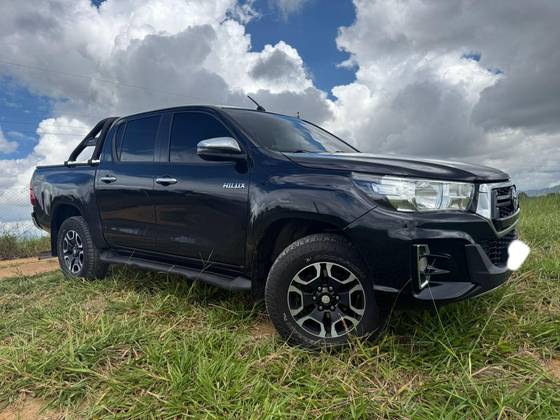 TOYOTA HILUX 2.8 SRV 4X4 CD 16V DIESEL 4P AUTOMÁTICO TOYOTA HILUX 2.8 SRV 4X4 CD 16V DIESEL 4P AUTOMÁTICO